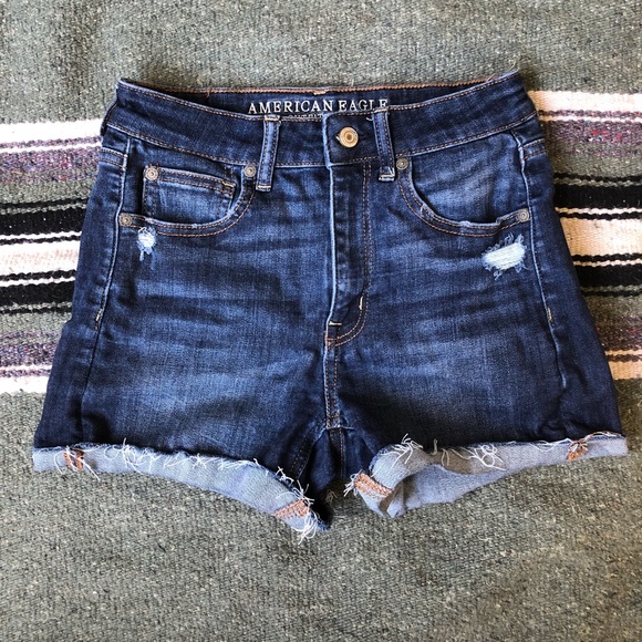 AMERICAN EAGLE HIGH RISE SHORTS 💗 - Picture 1 of 3